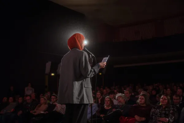 Bisan Badawi beim H&ouml;rsaalslam